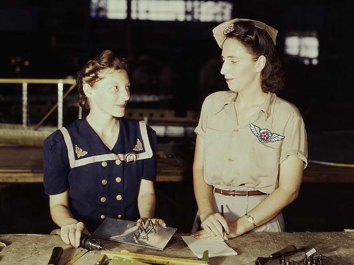 Historic Photos Depicting 1940s US in Vivid Color Mrs. Virginia Young 
