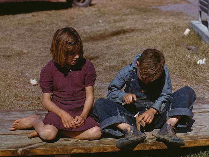 Historic Photos Depicting 1940s US in Vivid Color kids