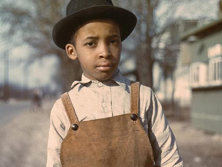 Historic Photos Depicting 1940s US in Vivid Color boy