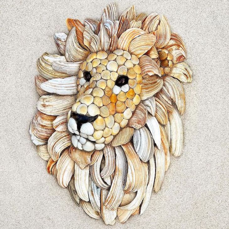 Lovely Animal Sculptures Made of Seashells lion