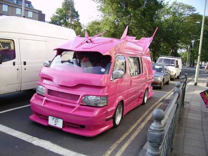 Weird Cars, pink