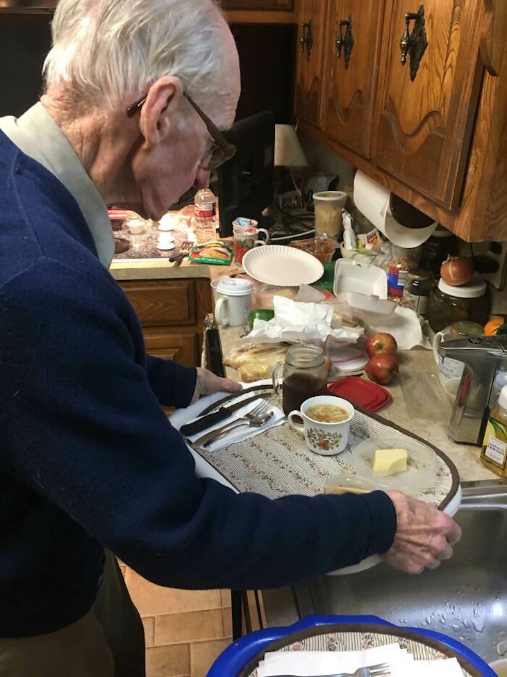 Wholesome Stories Proving Grandparents Are Awesome dinner in bed