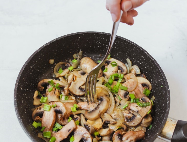 Leftovers You Shouldn't Reheat Mushrooms