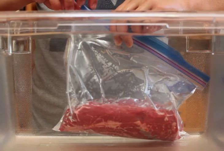  Kitchen Tips and Hacks sealing ziplock