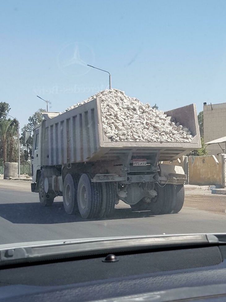 Bizarre and Stupid Driving Moments truck load