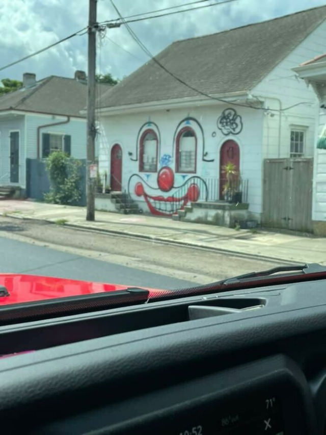 Interior Design Fails  creepy clown house