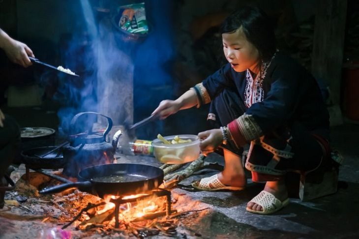 Beauty of Vietnam, local home, cooking