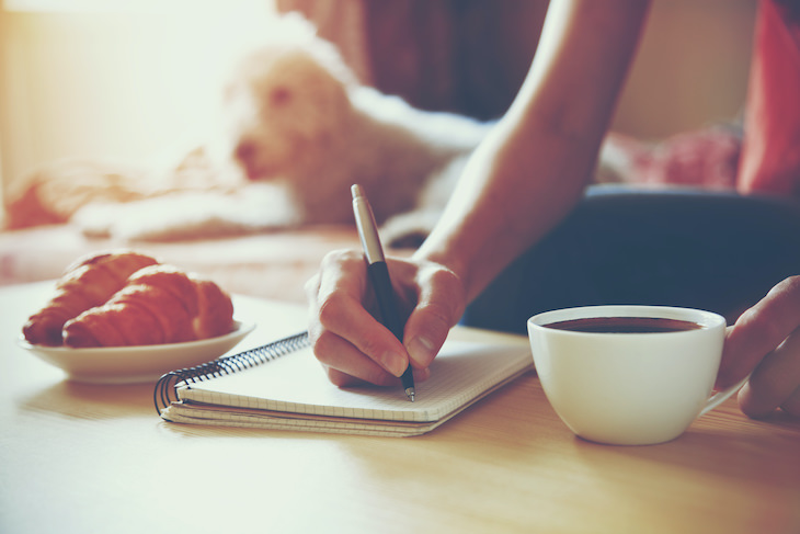 5 Healthy Monday Morning Habits To Adopt journaling