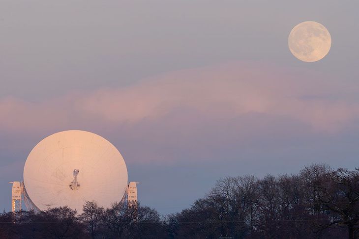 Astronomy Photographer of the Year Finalists Moonrise over Jodrell Bank, by Matt Naylor