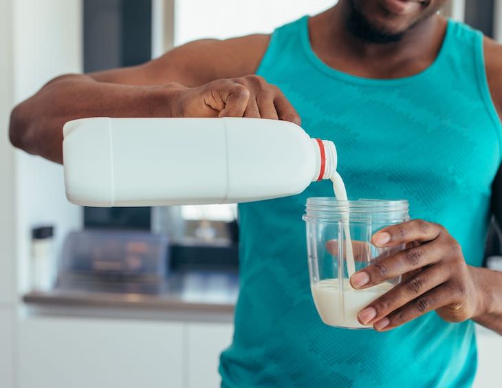 Food Ingredients That Are Banned Outside the US growth hormones milk