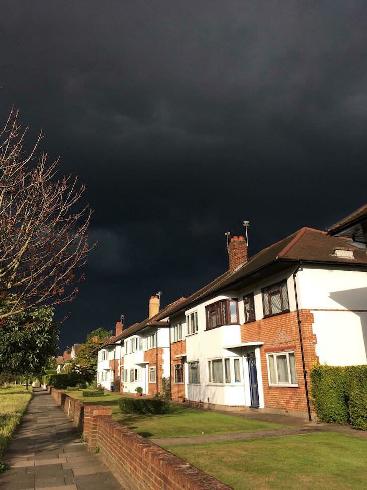 17 Times Extreme Weather  Ruined People’s Day cloudy day in UK