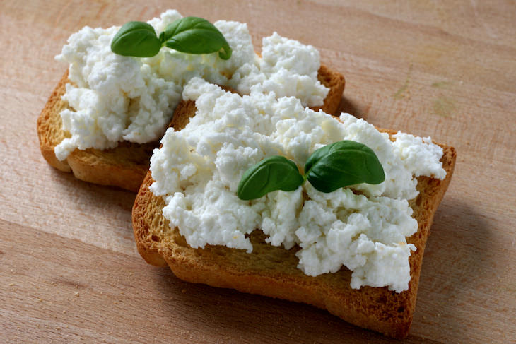 10 Foods and Drinks to Have When Dehydrated cottage cheese