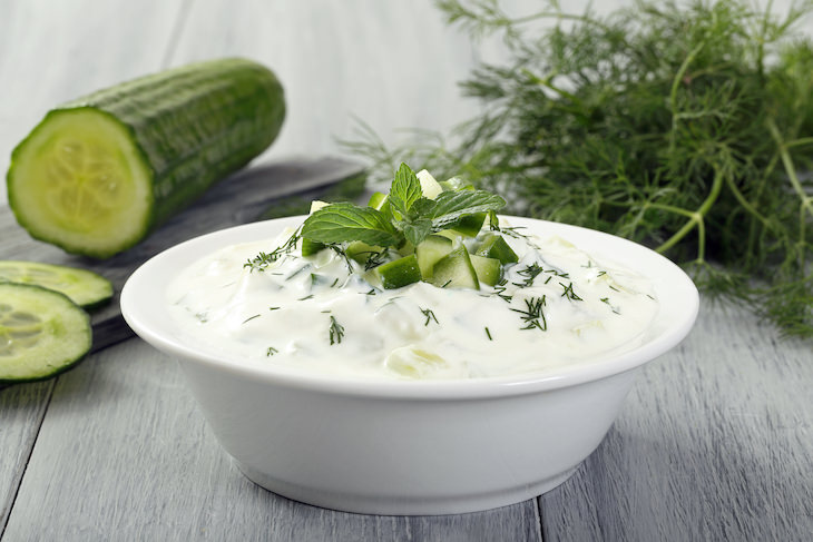 Qué Comer y Beber Cuando Estás Deshidratado tzatziki