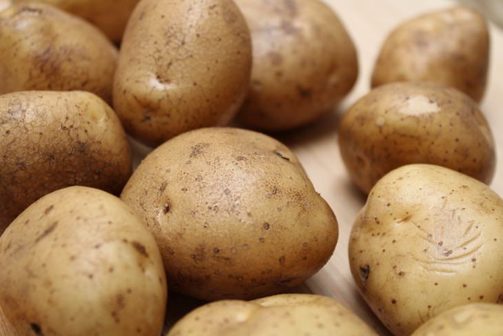 Fruits and Vegetables to Buy Organic Potatoes