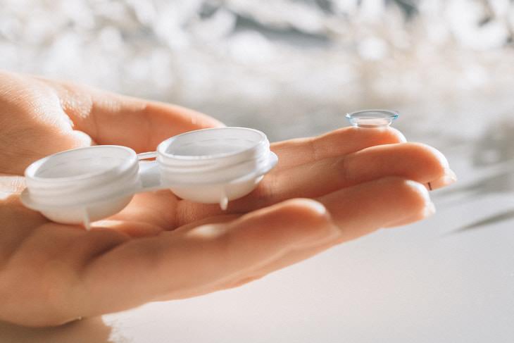 items you shouldn't clean with water Contact lenses