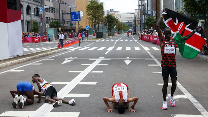 Most Powerful Moments of the 2020 Tokyo Olympics men's marathon finish line