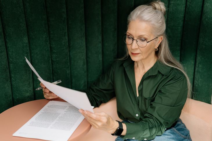 Zinc Benefits woman reading in glasses