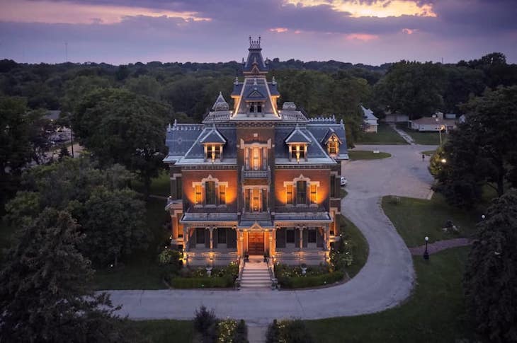 10 Grand & Beautiful Historic Homes in the US Vaile Mansion (Independence, Missouri)