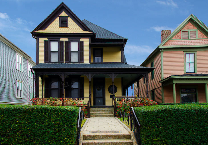 10 Grand & Beautiful Historic Homes in the US Martin Luther King Jr. Birth Home (Atlanta, Georgia)