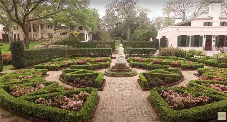 10 Grand & Beautiful Historic Homes in the US Bayou Bend Collection and Gardens (Houston, Texas)