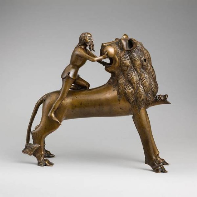 Well Preserved Antique Artifacts 14th-century aquamanile that shows Samson fighting a lion