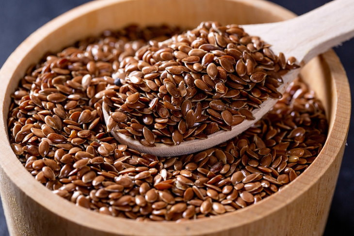 Tips For Shiny Hair flaxseed