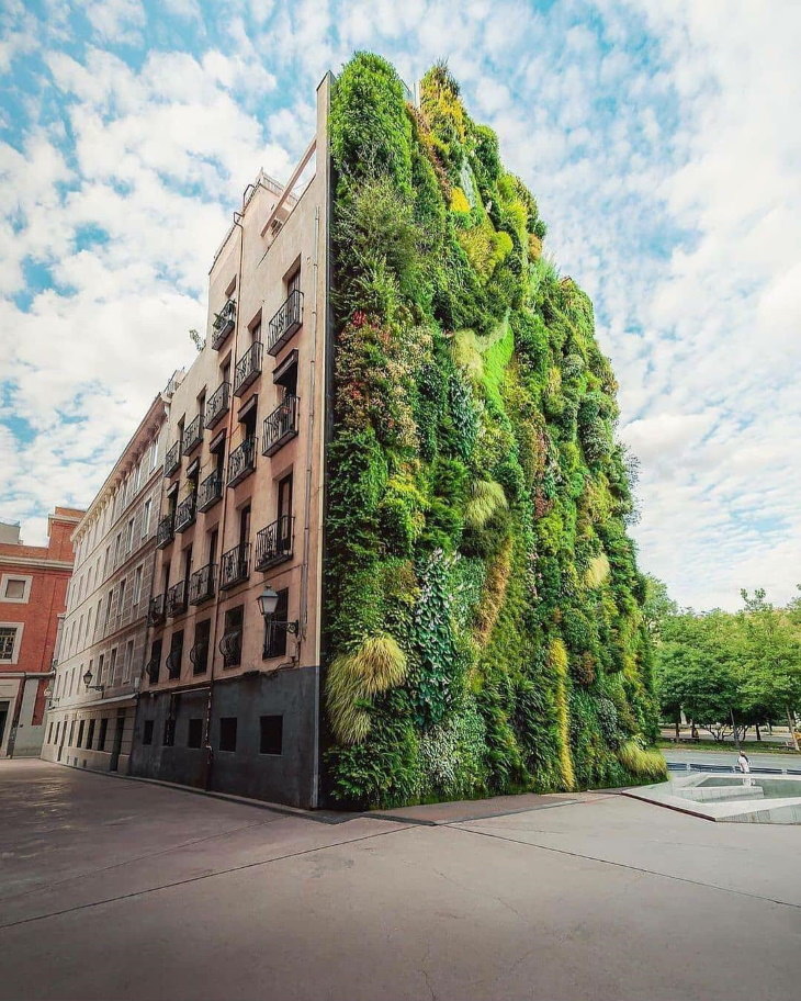 Green Buildings "CaixaForum Madrid" by Herzog and de Meuron (2007) - Madrid, Spain