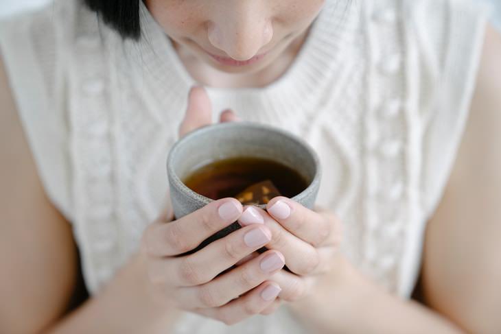 Intestinal Gas Pain Home Remedies drink tea