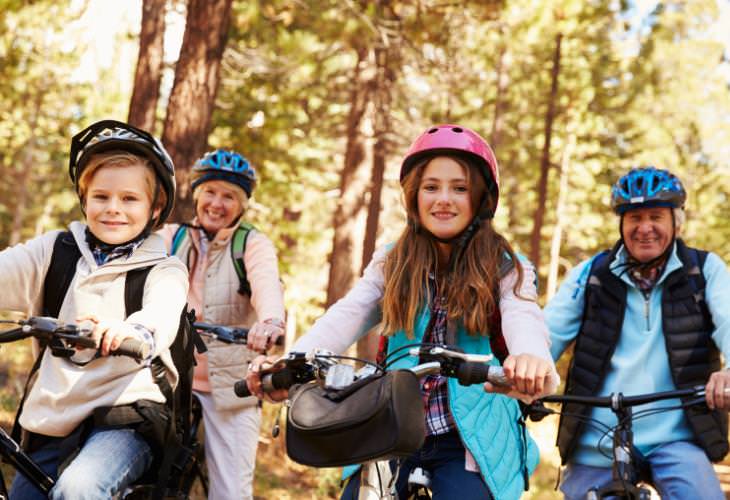 grandparents and grandchildren riding bikes 