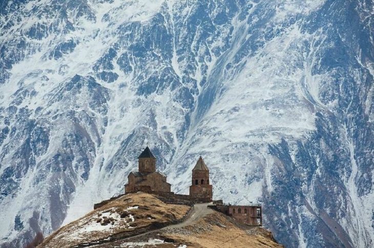 Pics of Massive Things, mountain in Kazbeghi