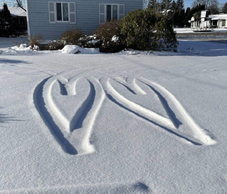 Accidental Snow Art, hearts in the snow