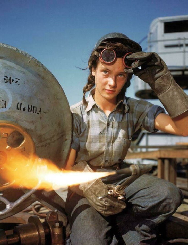 Historical Photos Florence Di Tullio, also known as "Winnie the Welder" in Connecticut by Bernard Hoffman (1943)