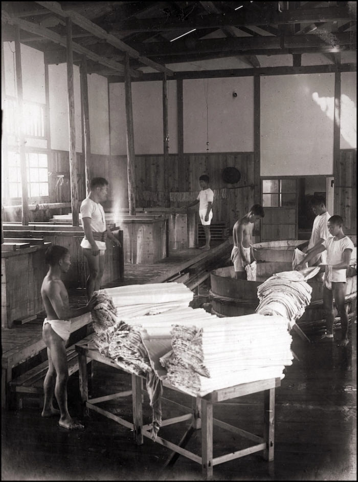 Yokohama 1908 silk factory 