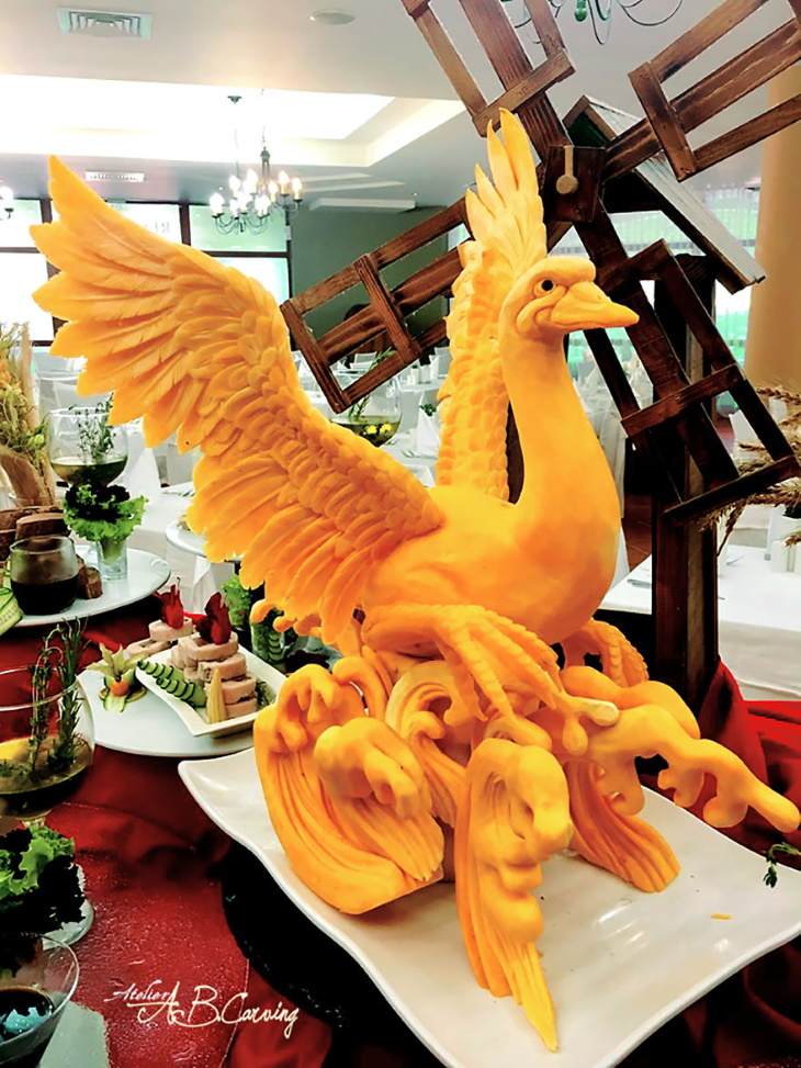 Angel Boraliev Pumpkin Carving goose