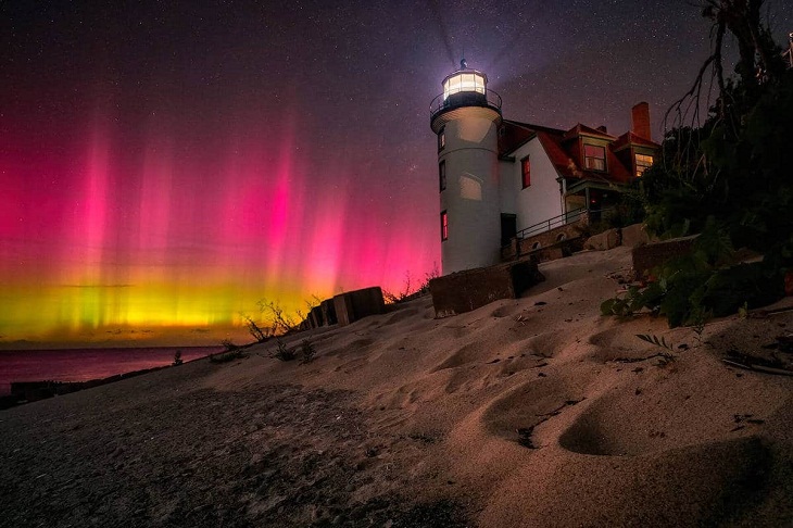 Northern Lights Photographer of the Year 2022, lighthouse