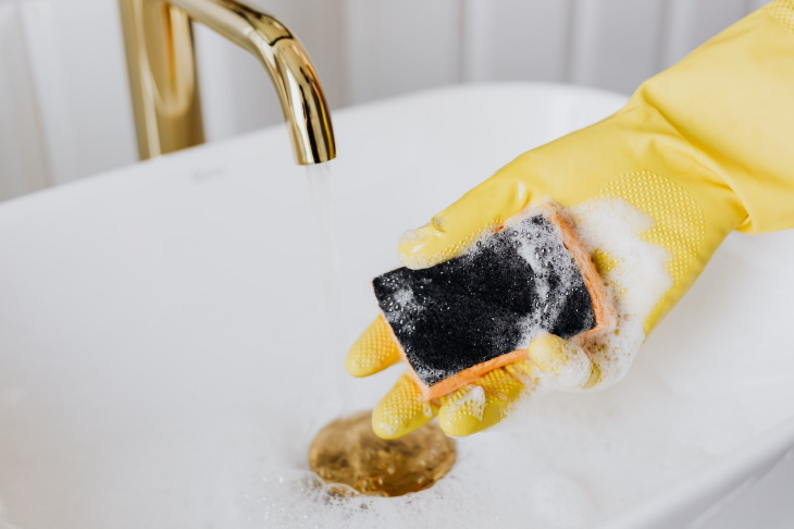 Bad Housekeeping Habits sudsy sponge