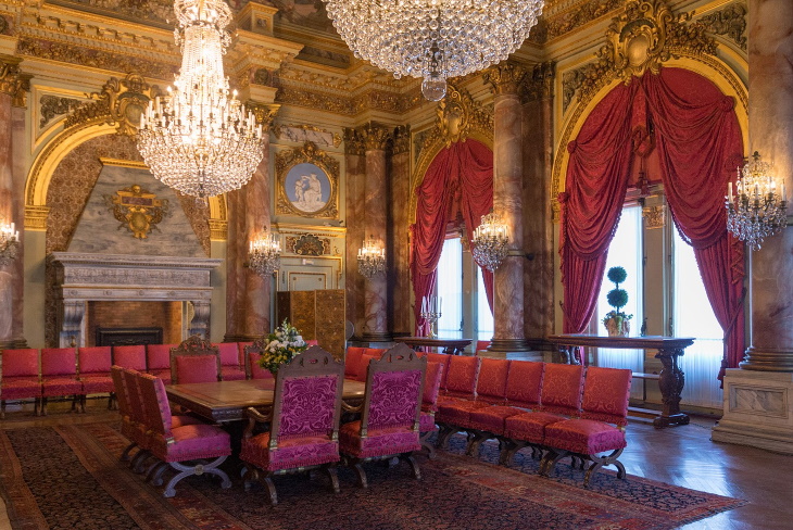 Gilded Age Mansions The Breakers red room