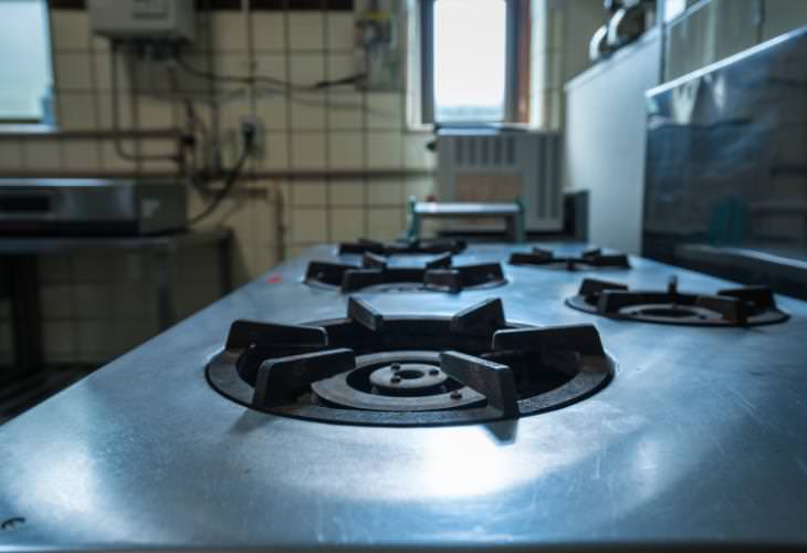 How to Fix a Stove Burner That Won't Light