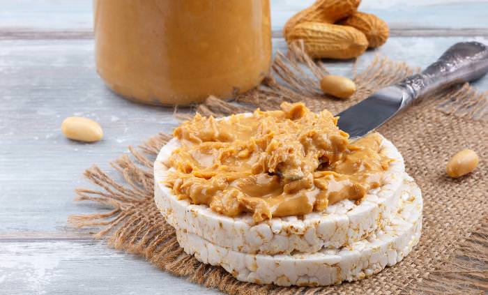 nighttime snack, Rice cake with peanut butter