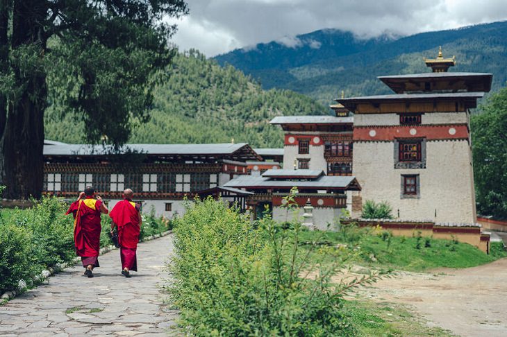 Beauty of Bhutan, Buddhist monks