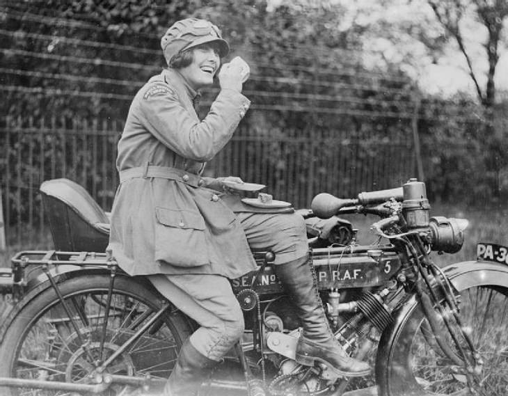 Motorcycles in World War I, A despatch rider in the Women's Royal Air Force
