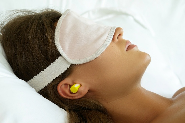 Sleeping with a Snorer, Foam Earplugs