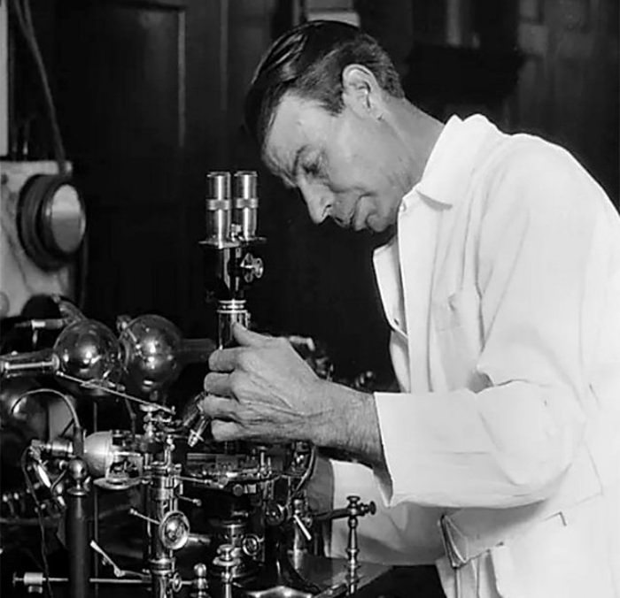 Rife in his lab, 1929. 