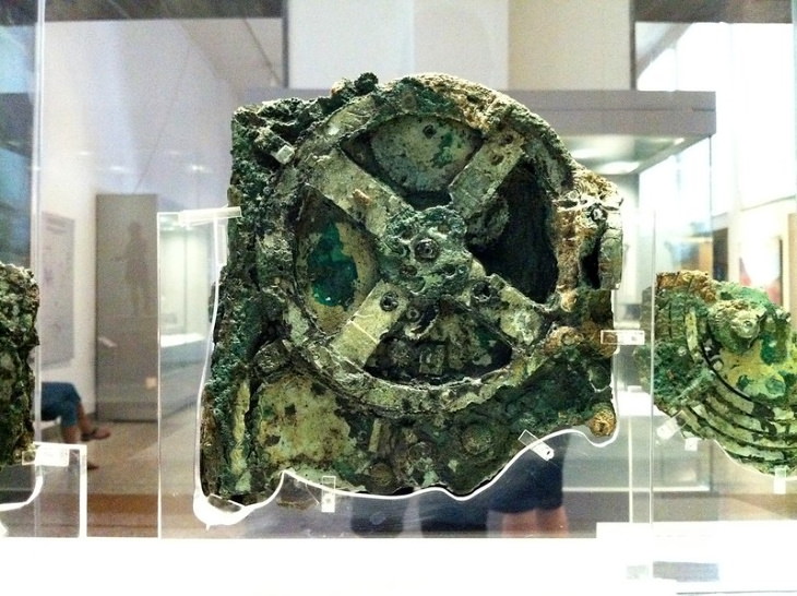 Treasures From Shipwrecks The Antikythera Mechanism