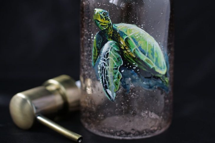 Animal Paintings on Glass, turtle