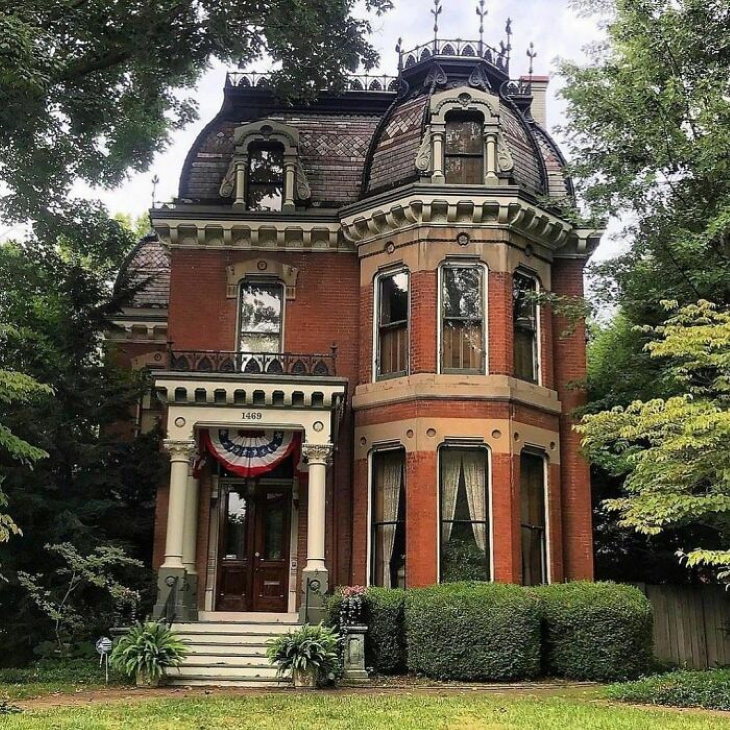 Historical Homes in the US Sinjter House (1876) in Quincy, Illinois