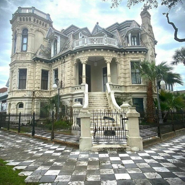 Historical Homes in the US The Trube Castle (1890) in Galveston, Texas