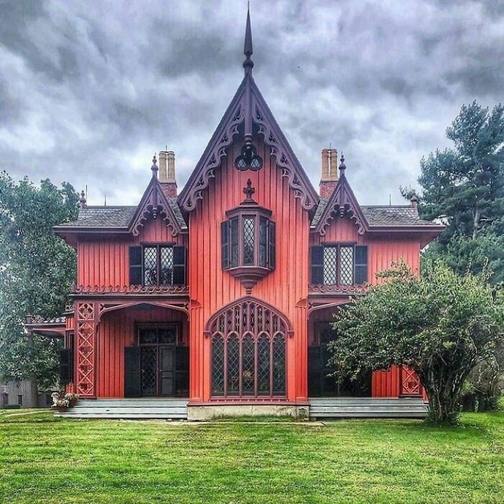 Historical Homes in the US Roseland Cottage (Henry C. Bowen House or Bowen Cottage, 1846) in Woodstock, Connecticut