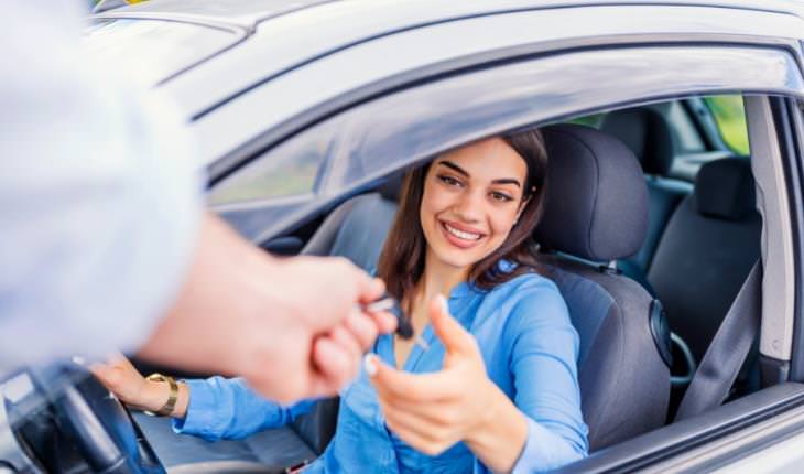 Car rental tips, accepting keys