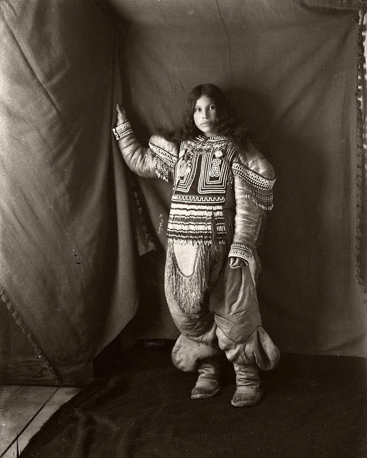Rare Historical Photos, Inuit woman